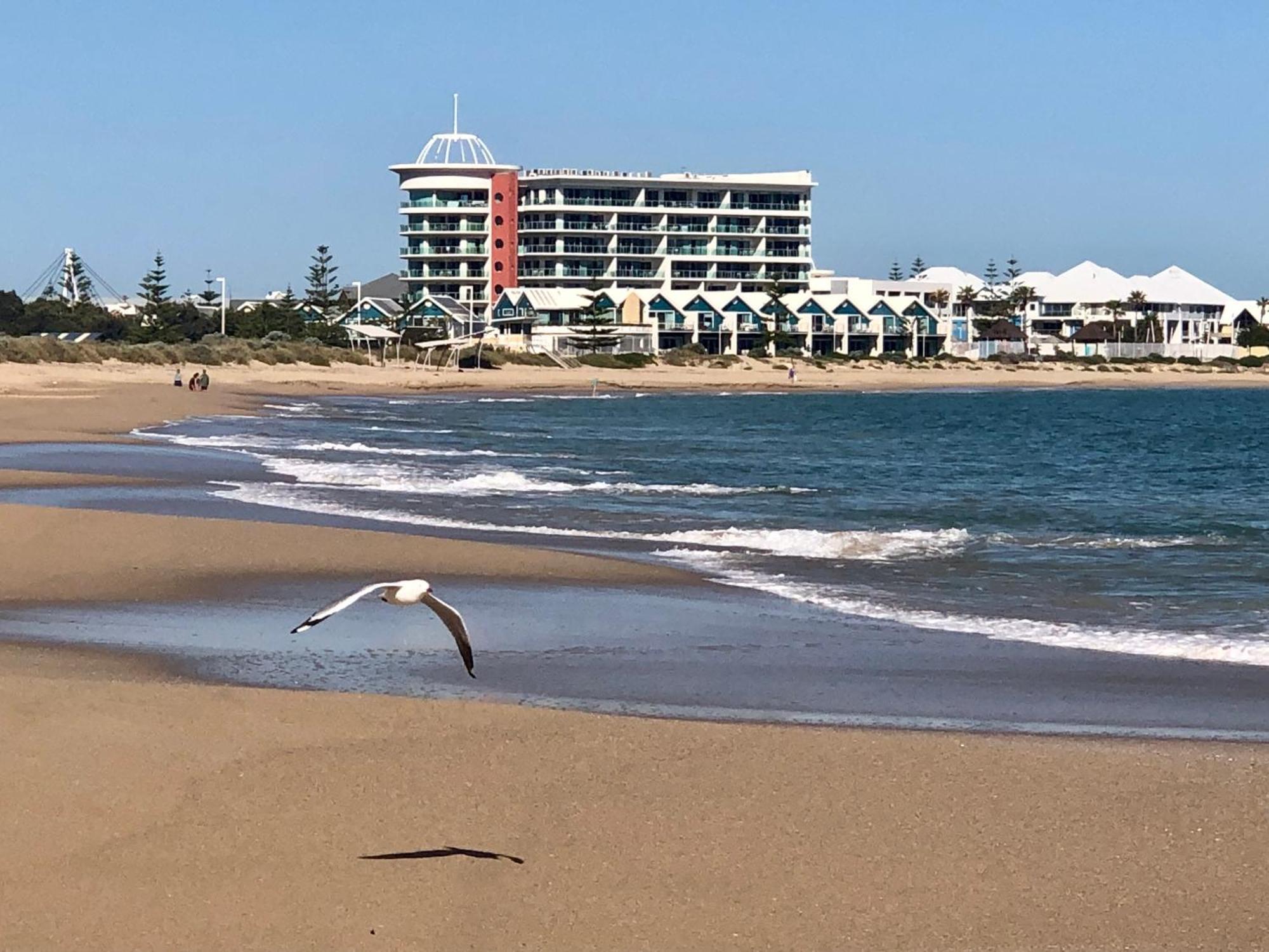 Tempel By The Sea Apartment Мандура Екстериор снимка